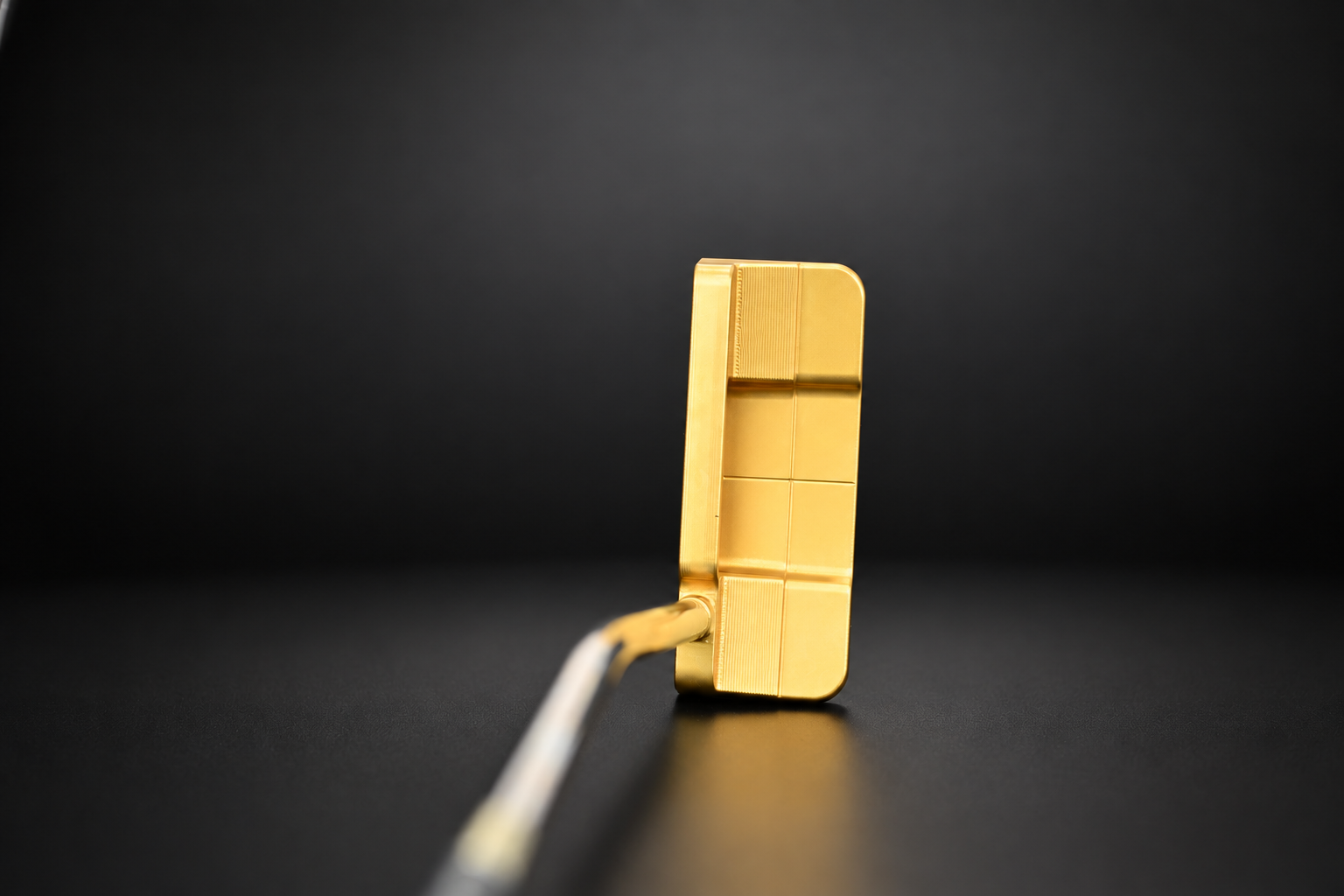 Demo Gold PVD Savannah with Fine Fly Cut and Single Aim Line