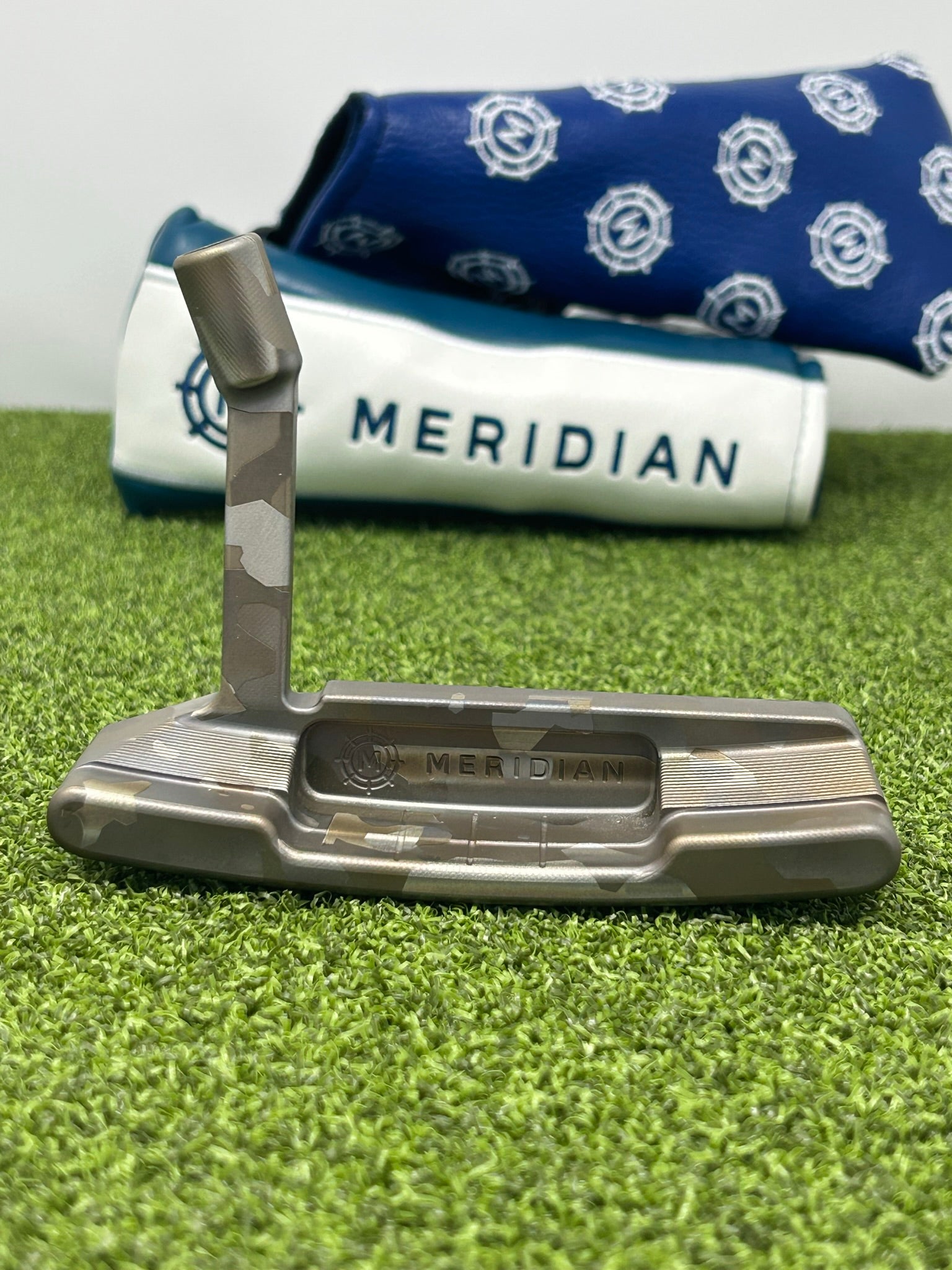 Stainless Charleston Putter Mid Slant with Oil Camo Finish (Fly Cut)